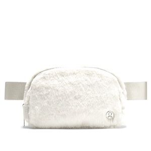 NWT LULULEMON  Everywhere Belt Bag Plush Fleece Bone/Silver